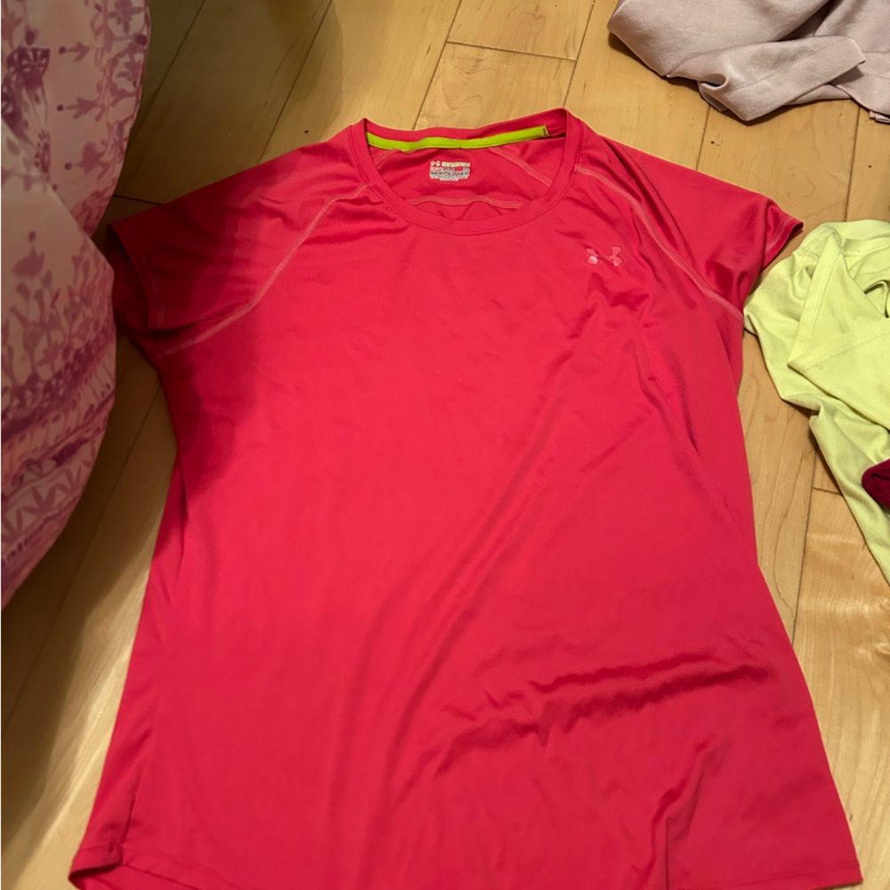 Under Armour TShirt